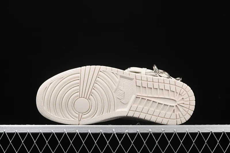 All categories Air Jordan Jordan series basketball shoes Air Jordan 1 High Comme Des Garcons Homme Plus x Air Jordan 1 High "CDG White" AJ1 Joe 1 retro classic high-top versatile cultural basketball shoes CN5738-100